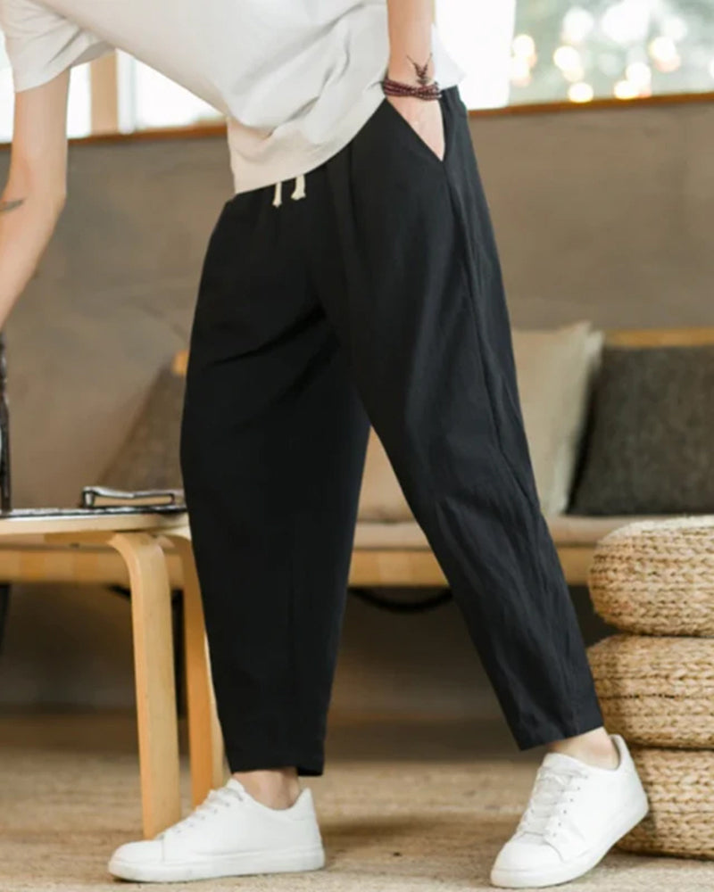 Men's Pleated Drawstring Trousers With Tapered Legs - Black