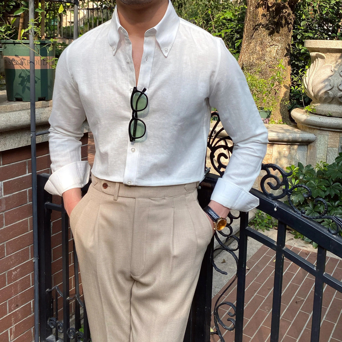 Men's Relaxed Button-Down Shirt With Curved Hem - White