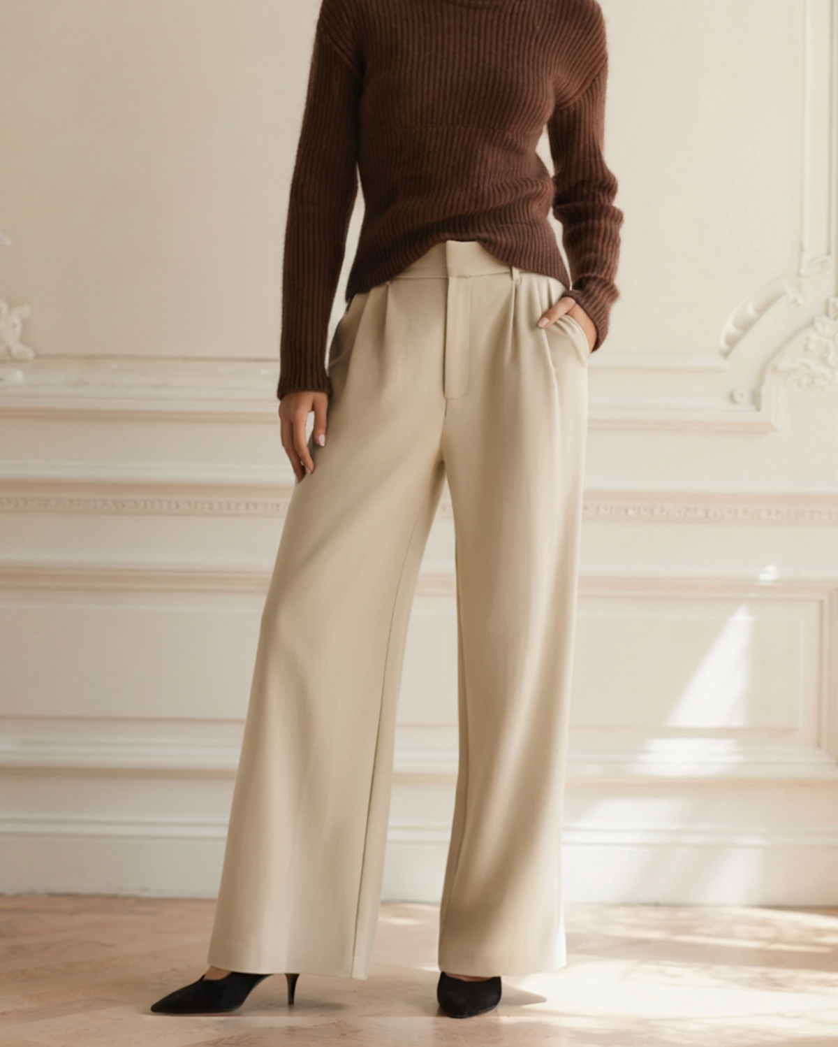 Women's Pleated Wide-Leg Trousers With Belt Loops - Beige