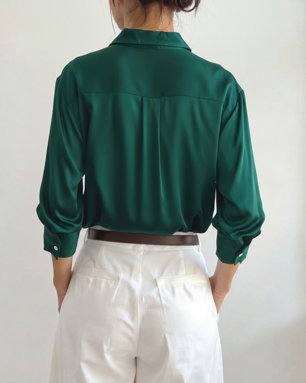 Women's Pointed-Collar Shirt With Curved Hem And Cuffs - Emerald Green